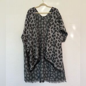 Gray Leopard Print Women's Shawl